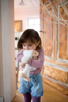 NICI Schutzengel Kuscheltier Schaf La La Lammie 30cm In Geschenkbox (47555) 7 NICI Schutzengel Kuscheltier Schaf La La Lammie 30cm In Geschenkbox (47555) – Bild 5